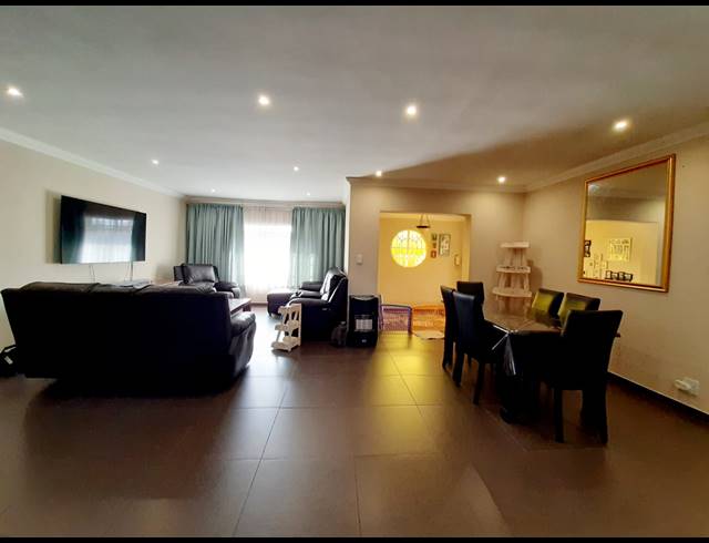 5 BEDROOM HOUSE TO LET IN VAALPARK